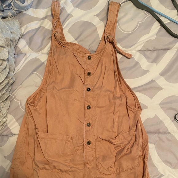 Light pink BDG overalls from urban outfitters - Picture 3 of 4